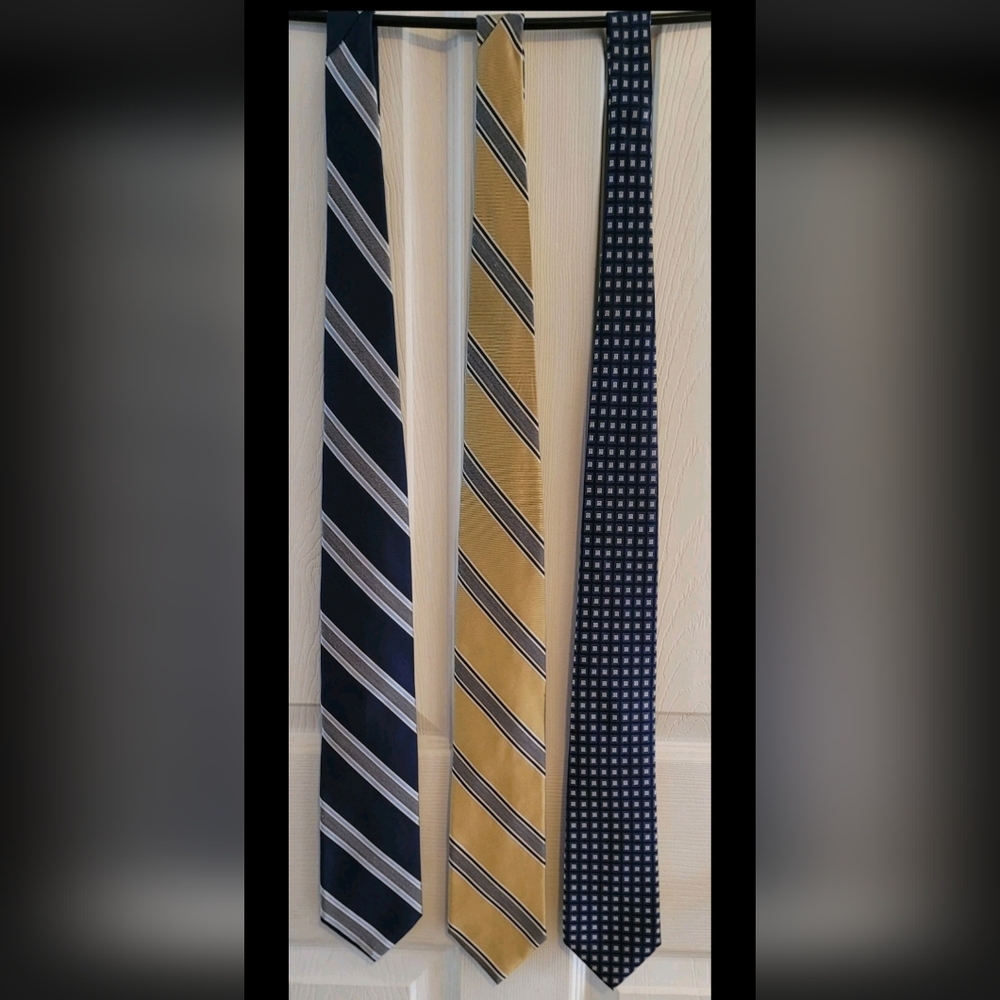 LOT OF (3) VINTAGE TOMMY HILFIGER NECK TIES VERY NICE CONDITION MSRP $180